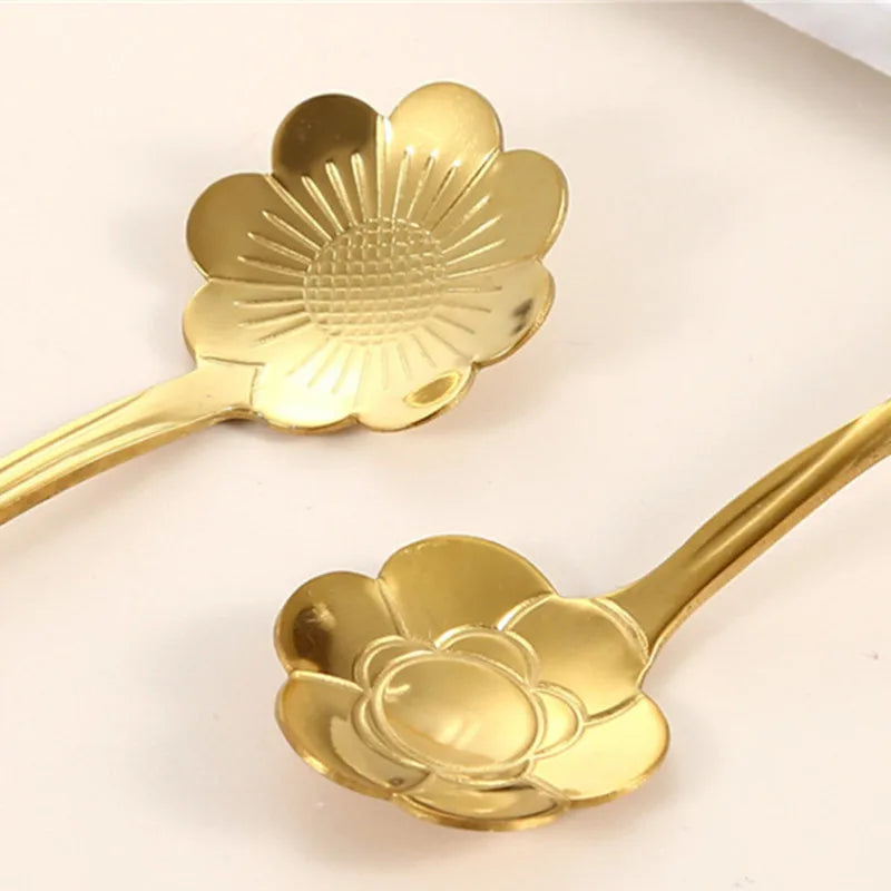 Stainless Steel Flower Spoon Set (8pcs)