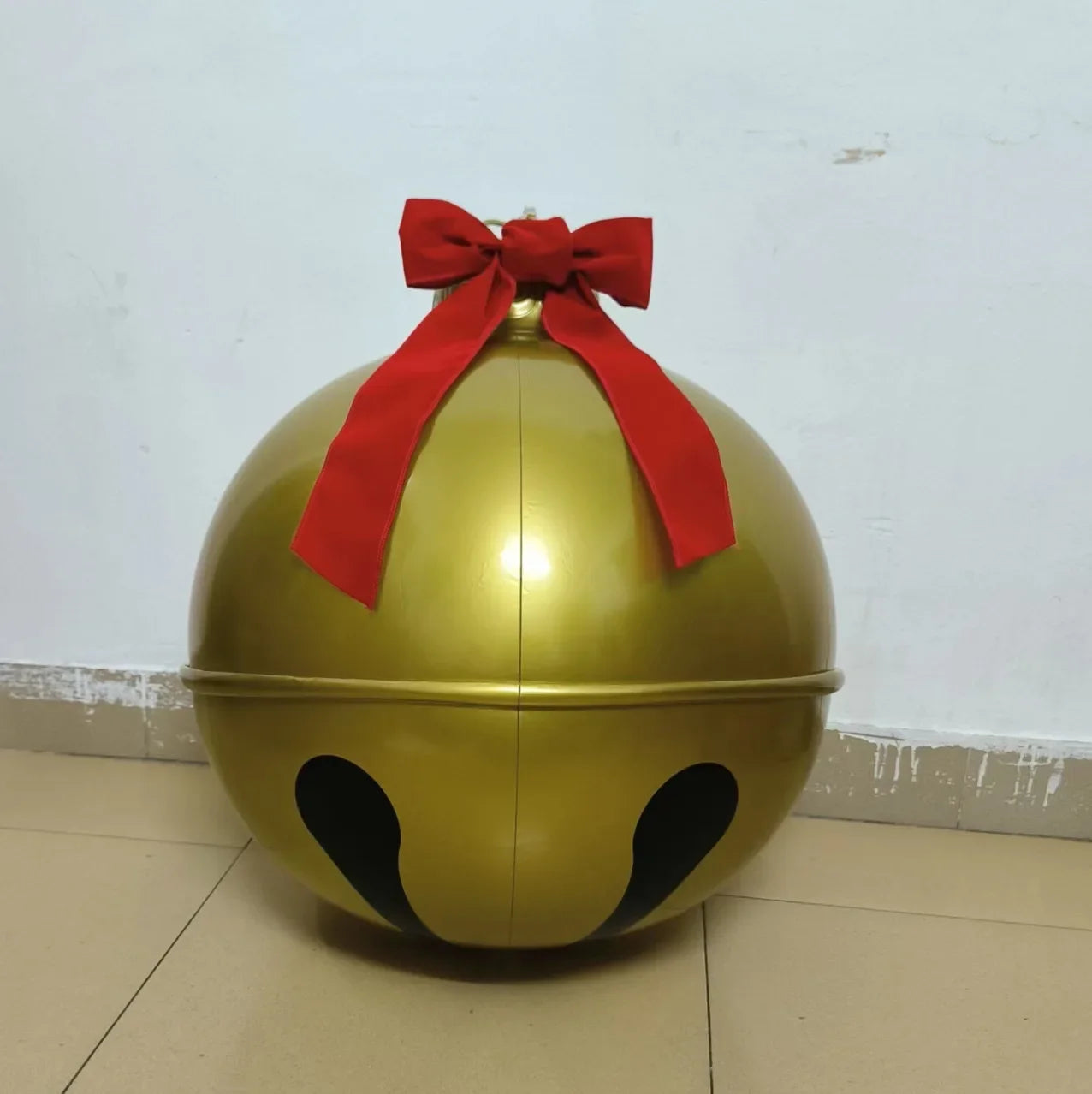 Outdoor Inflatable Christmas Ball Ornament (60cm)